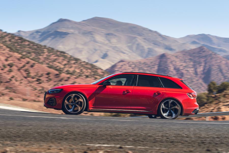  Audi RS4 Avant (B9) 2020 года  (UK) (фото 12 из 80)